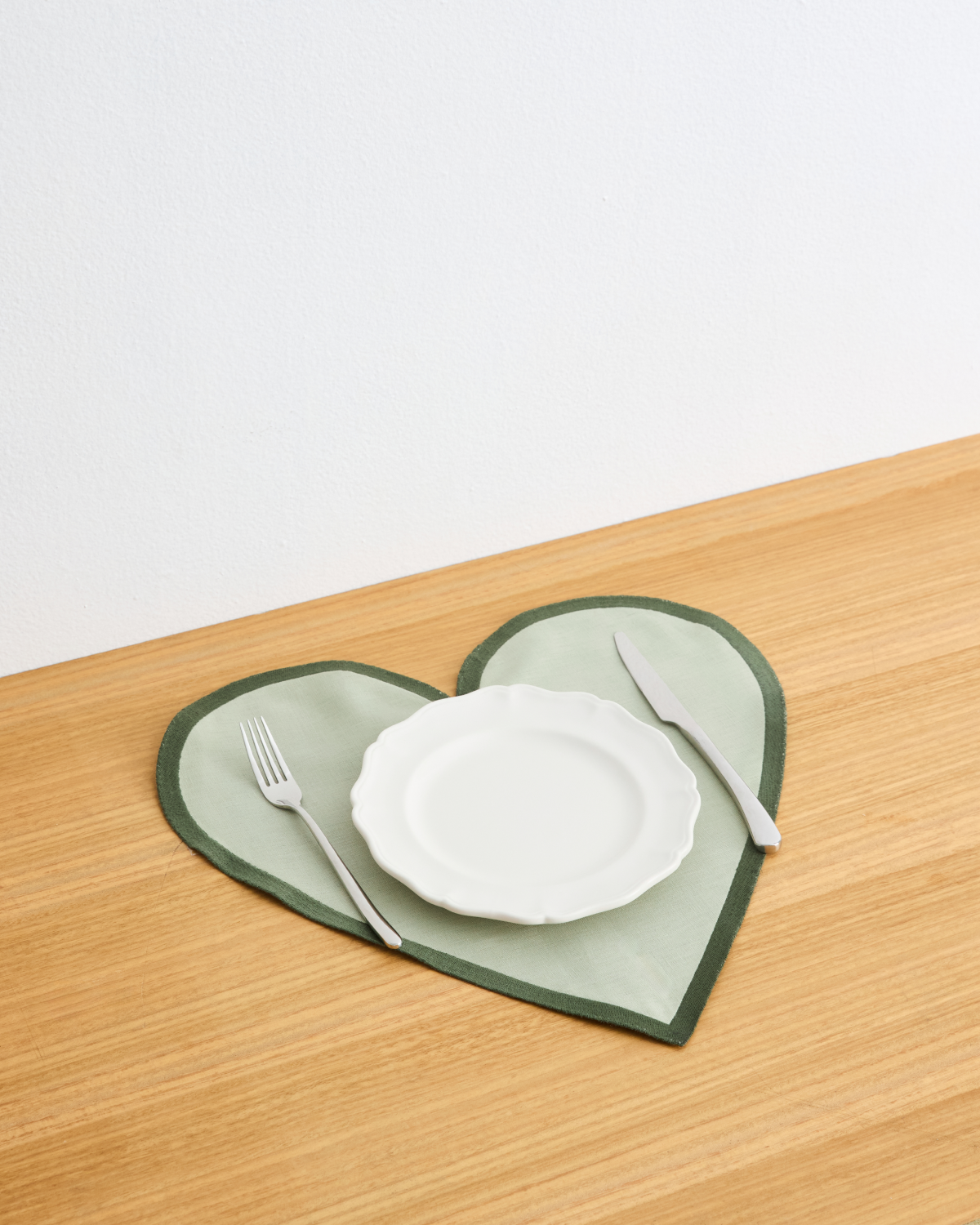 Sets de table en lin 100% français Sage &amp; Olive, motif cœur (lot de deux)