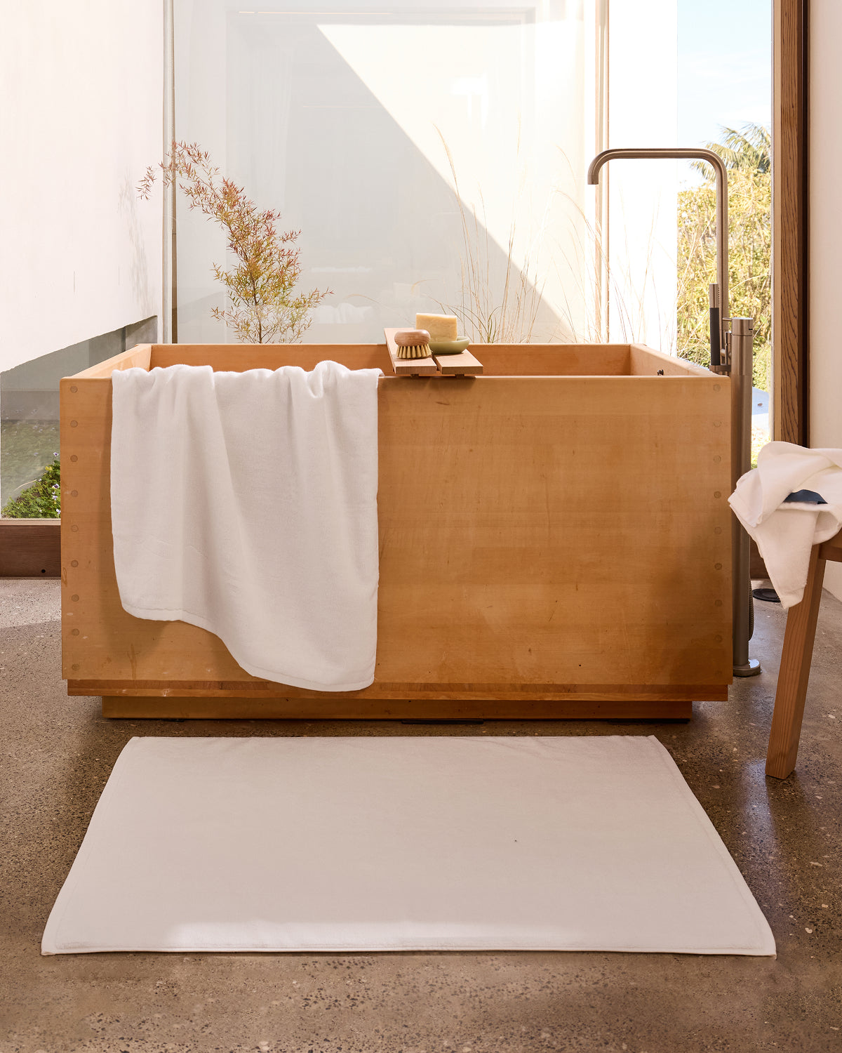 Tapis de bain en coton éponge blanc immaculé