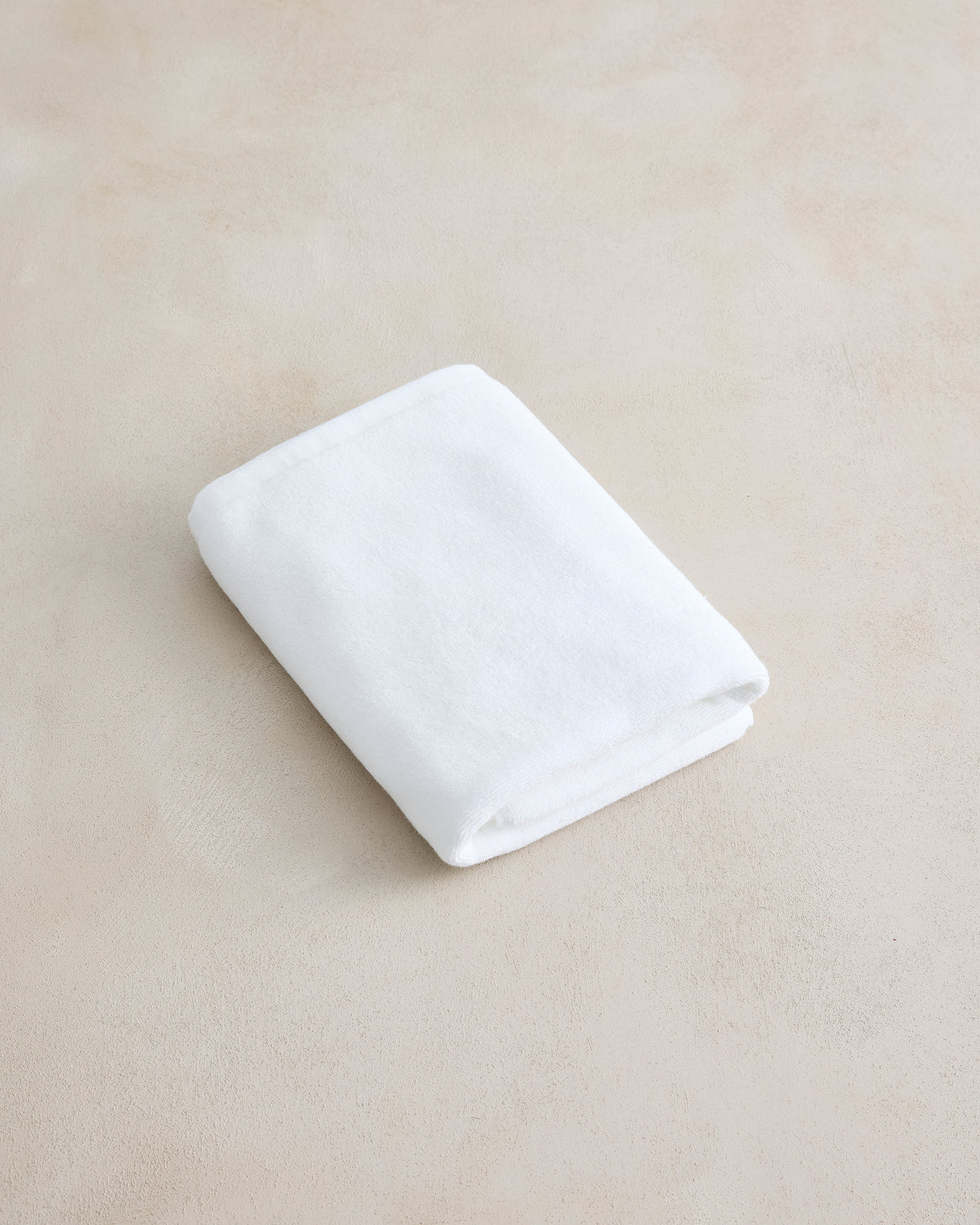 Tapis de bain en coton éponge blanc immaculé