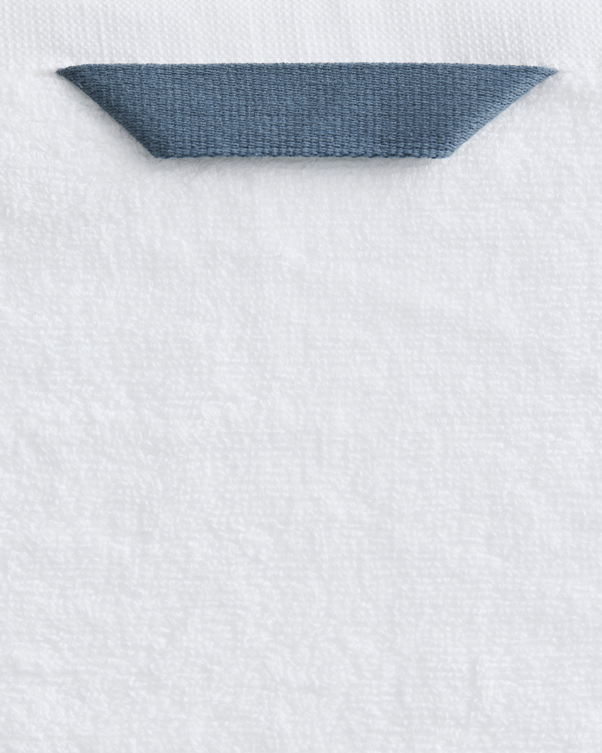 Serviette de bain en coton éponge blanc immaculé