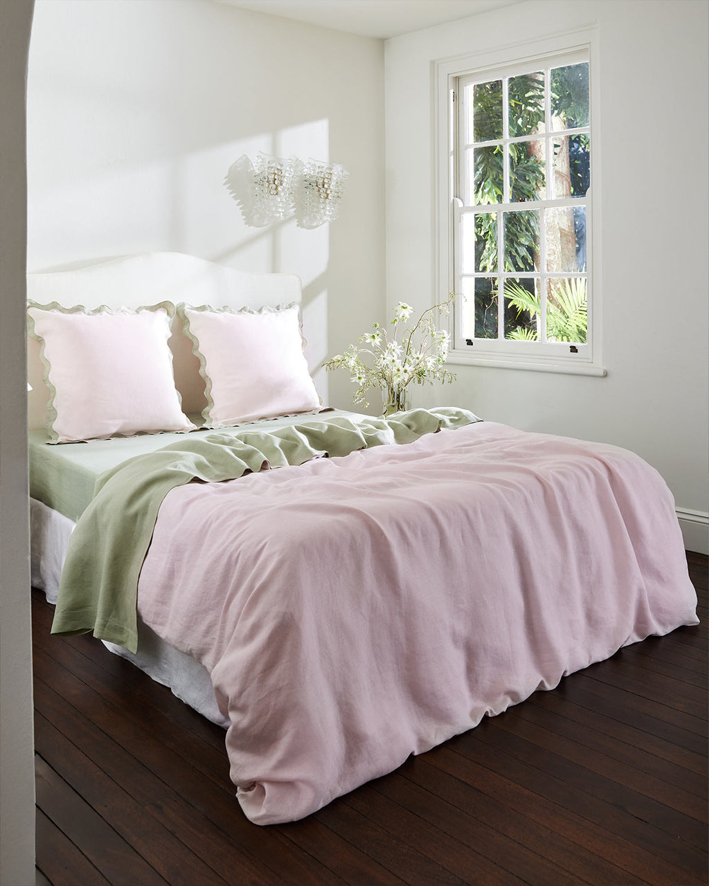 Taies d'oreiller européennes festonnées en lin 100 % français, motif eau de rose et sauge (lot de deux)