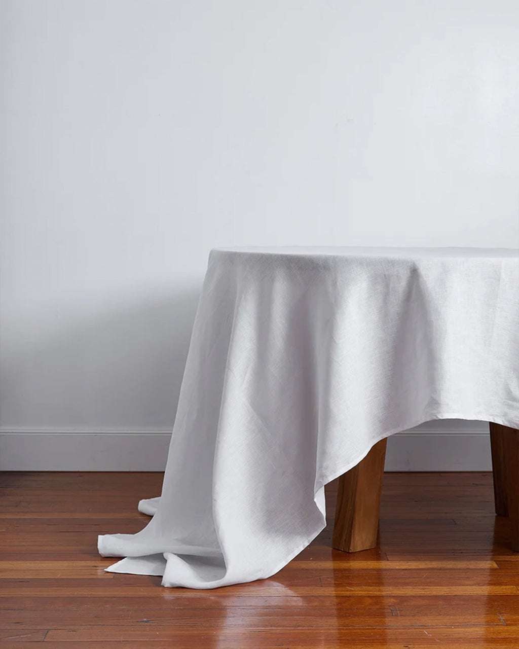 Ensemble de table blanc, rouille et terre cuite